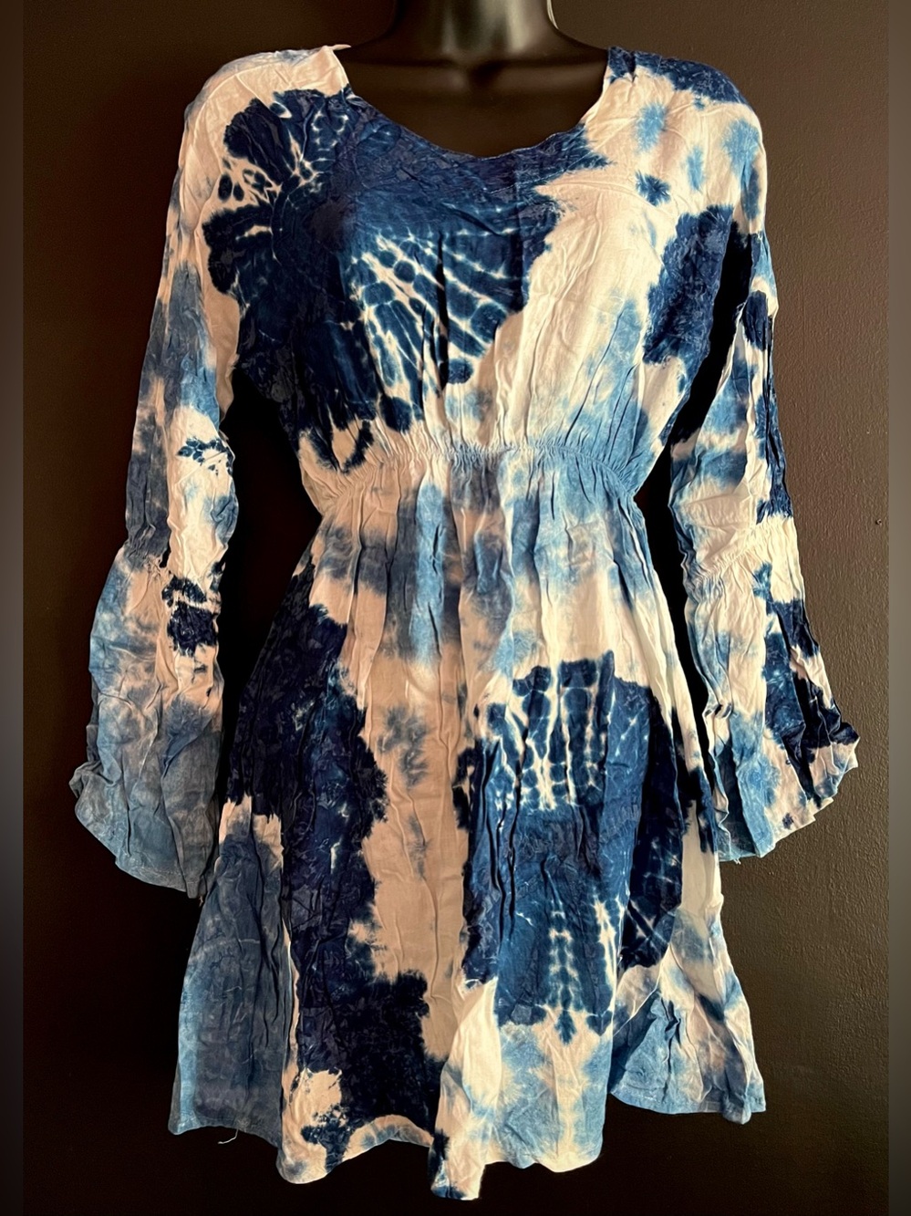 Women’s Blue Tie-Dye Long Sleeve Tunic Top